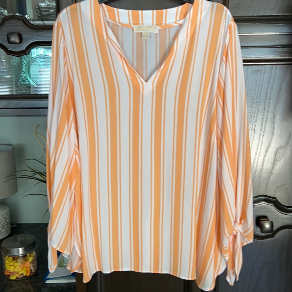 Cute MK top